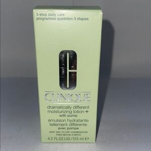 Clinique 3-Step Dramatically Different Moisturizing Lotion+ For Dry to Dry Combi
